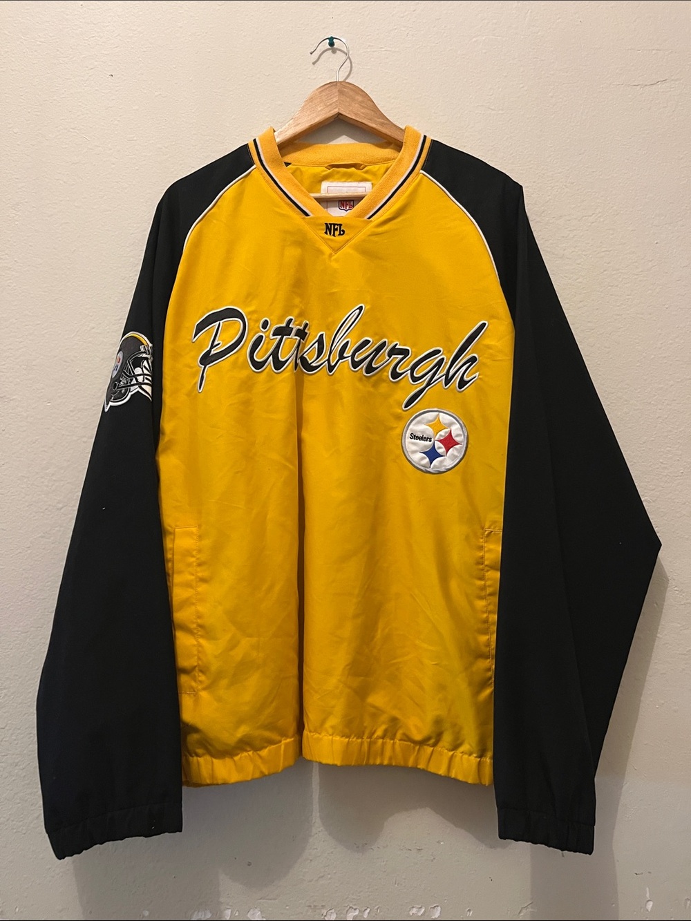 Pittsburgh stealers  NFL pull over